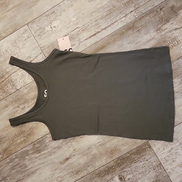 3 SO The Favorite Scoopneck Tank Tops - Picture 2 of 15